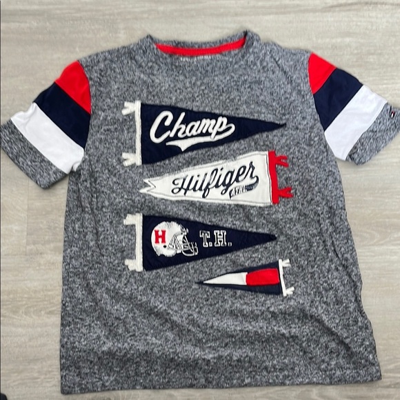 Tommy Hilfiger Kids' Gray and Red Graphic T-Shirt 8-10 - Picture 1 of 1